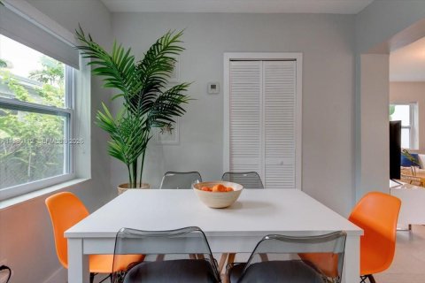 Снять в аренду виллу или дом в Майами, Флорида 3 спальни, 156.82м2, № 2046376 - фото 10