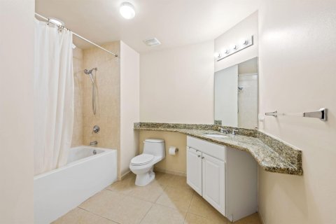Studio in the Condo in Aventura, Florida № 2077924 - photo 2