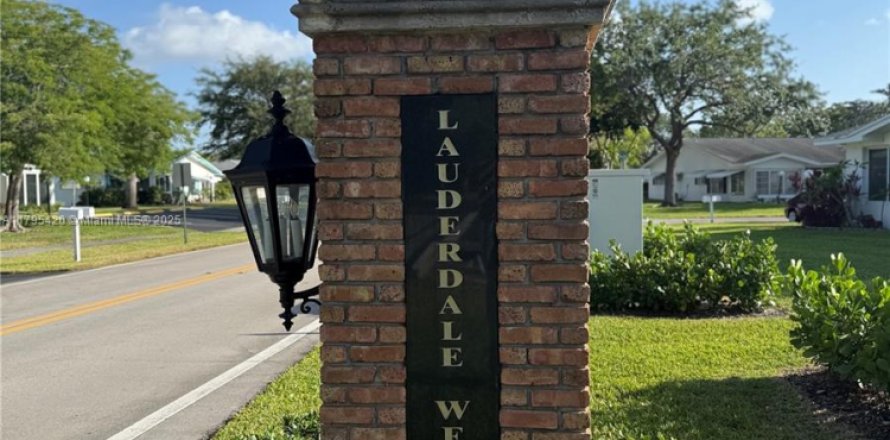 Casa en Plantation, Florida 2 dormitorios, 120.77 m2 № 1894248