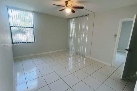 Copropriété à louer à Coral Springs, Floride: 2 chambres, 99.22 m2 № 2276811 - photo 13