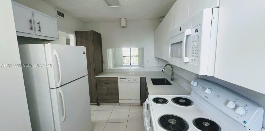 Condo à Coral Springs, Floride, 2 chambres  № 2276811