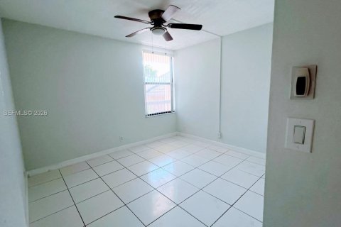 Copropriété à louer à Coral Springs, Floride: 2 chambres, 99.22 m2 № 2276811 - photo 9