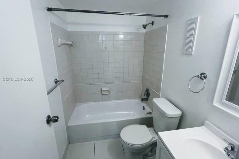 Copropriété à louer à Coral Springs, Floride: 2 chambres, 99.22 m2 № 2276811 - photo 10