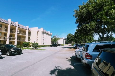 Copropriété à louer à Coral Springs, Floride: 2 chambres, 99.22 m2 № 2276811 - photo 24