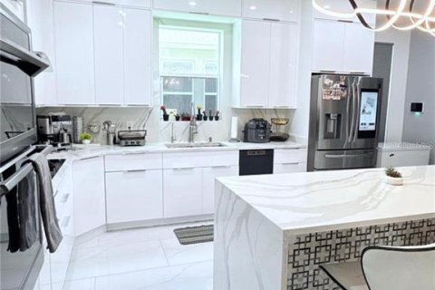 Купить виллу или дом в Киссимми, Флорида 12 комнат, 300.35м2, № 1899269 - фото 21