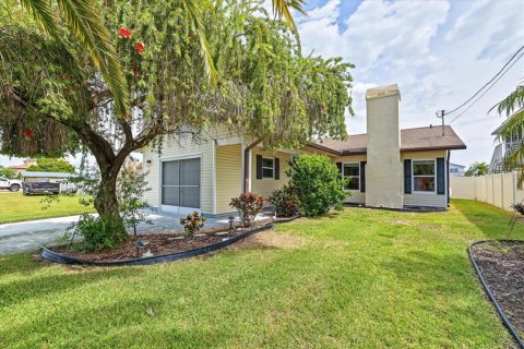 Villa ou maison à vendre à Hernando Beach, Floride: 2 chambres, 128.95 m2 № 2391347 - photo 2