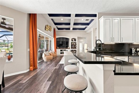 House in Tampa, Florida 4 bedrooms, 327.02 sq.m. № 2306145 - photo 30