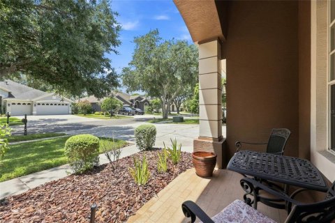 House in Tampa, Florida 4 bedrooms, 327.02 sq.m. № 2306145 - photo 9