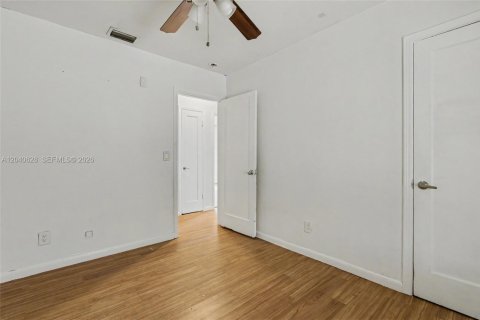 Villa ou maison à louer à Miami, Floride: 3 chambres, 108.97 m2 № 2087516 - photo 27