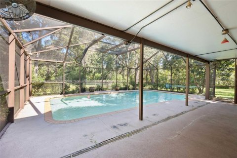 House in Zephyrhills, Florida 3 bedrooms, 179.86 sq.m. № 2431159 - photo 25