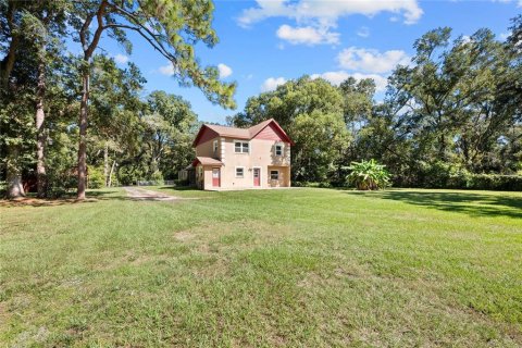 House in Zephyrhills, Florida 3 bedrooms, 179.86 sq.m. № 2431159 - photo 10