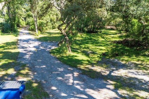 House in Zephyrhills, Florida 3 bedrooms, 179.86 sq.m. № 2431159 - photo 18