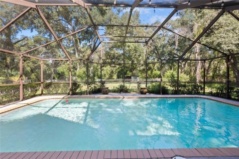 House in Zephyrhills, Florida 3 bedrooms, 179.86 sq.m. № 2431159 - photo 27