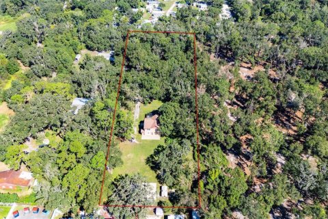 House in Zephyrhills, Florida 3 bedrooms, 179.86 sq.m. № 2431159 - photo 15
