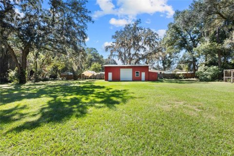 House in Zephyrhills, Florida 3 bedrooms, 179.86 sq.m. № 2431159 - photo 23