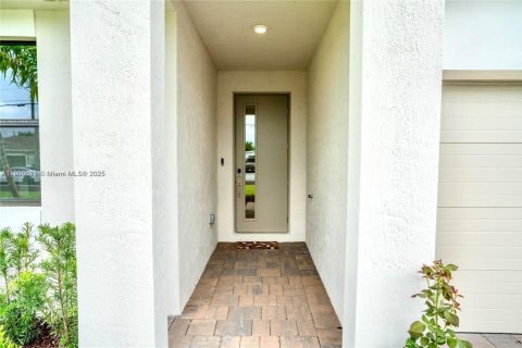 Снять в аренду виллу или дом в Хомстед, Флорида 4 спальни, 235.32м2, № 1963229 - фото 3