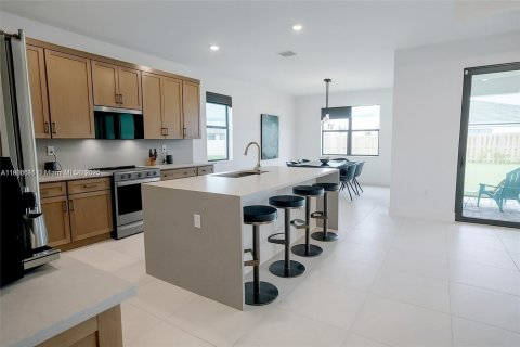 Снять в аренду виллу или дом в Хомстед, Флорида 4 спальни, 235.32м2, № 1963229 - фото 5