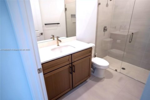 Снять в аренду виллу или дом в Хомстед, Флорида 4 спальни, 235.32м2, № 1963229 - фото 17