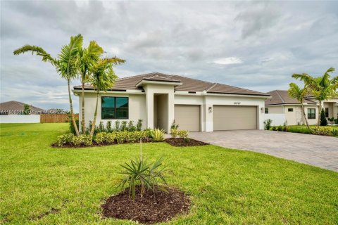 Снять в аренду виллу или дом в Хомстед, Флорида 4 спальни, 235.32м2, № 1963229 - фото 2