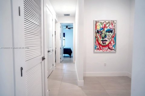 Снять в аренду виллу или дом в Хомстед, Флорида 4 спальни, 235.32м2, № 1963229 - фото 11