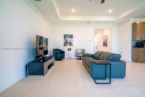 Снять в аренду виллу или дом в Хомстед, Флорида 4 спальни, 235.32м2, № 1963229 - фото 12