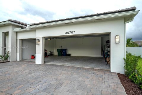 Снять в аренду виллу или дом в Хомстед, Флорида 4 спальни, 235.32м2, № 1963229 - фото 24