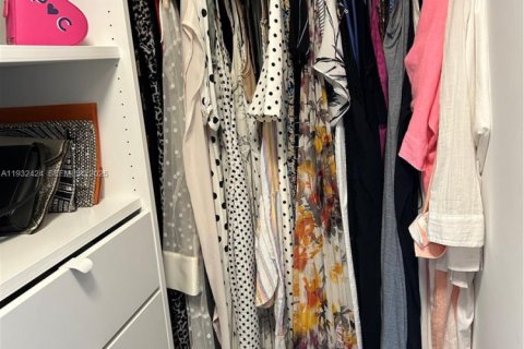 Снять в аренду кондоминиум в Майами-Бич, Флорида 2 спальни, 104.98м2, № 1990707 - фото 9