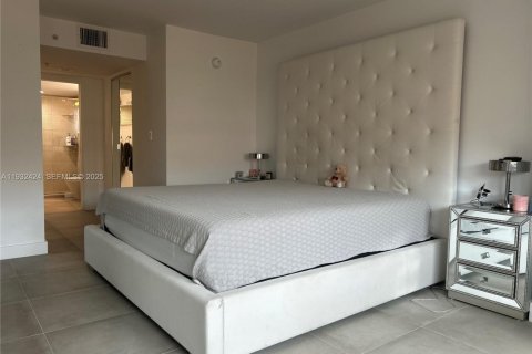 Снять в аренду кондоминиум в Майами-Бич, Флорида 2 спальни, 104.98м2, № 1990707 - фото 21