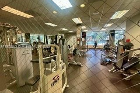 Condominio en venta en Sunny Isles Beach, Florida, 1 dormitorio, 92.9 m2 № 1976163 - foto 17