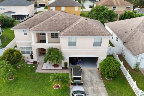 Casa en venta en Kissimmee, Florida, 4 dormitorios, 248.89 m2 № 1932173 - foto 26