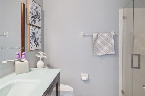 Casa en venta en Kissimmee, Florida, 4 dormitorios, 248.89 m2 № 1932173 - foto 10