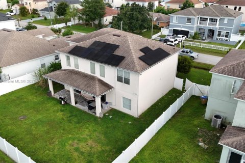 Casa en venta en Kissimmee, Florida, 4 dormitorios, 248.89 m2 № 1932173 - foto 3