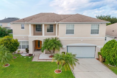 Casa en venta en Kissimmee, Florida, 4 dormitorios, 248.89 m2 № 1932173 - foto 1