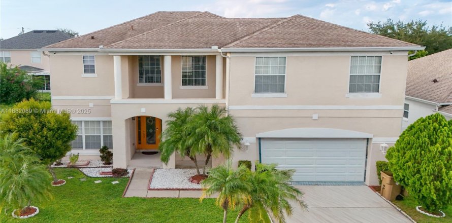 Casa en Kissimmee, Florida 4 dormitorios, 248.89 m2 № 1932173