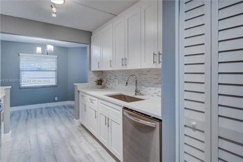 Condo in Coconut Creek, Florida, 2 bedrooms  № 1770488 - photo 5