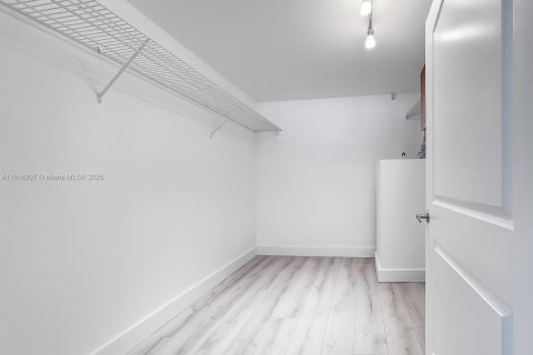 Condo in Coconut Creek, Florida, 2 bedrooms  № 1770488 - photo 11