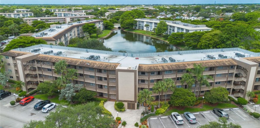 Condo in Coconut Creek, Florida, 2 bedrooms  № 1770488