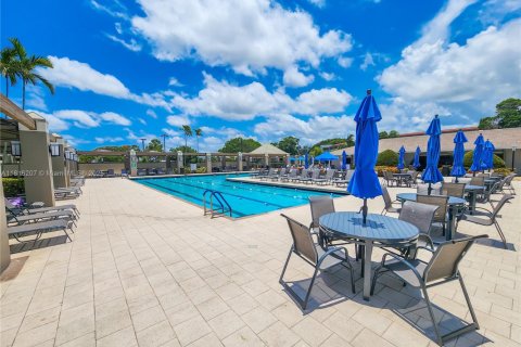 Condo in Coconut Creek, Florida, 2 bedrooms  № 1770488 - photo 18
