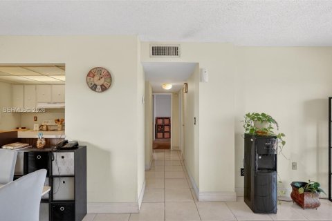 Condominio en venta en Miami, Florida, 2 dormitorios, 103.12 m2 № 2030464 - foto 7