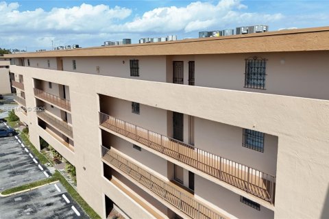 Condominio en venta en Miami, Florida, 2 dormitorios, 103.12 m2 № 2030464 - foto 25