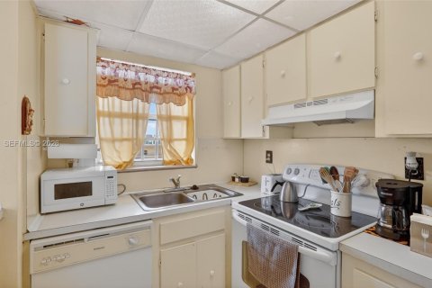 Condominio en venta en Miami, Florida, 2 dormitorios, 103.12 m2 № 2030464 - foto 10