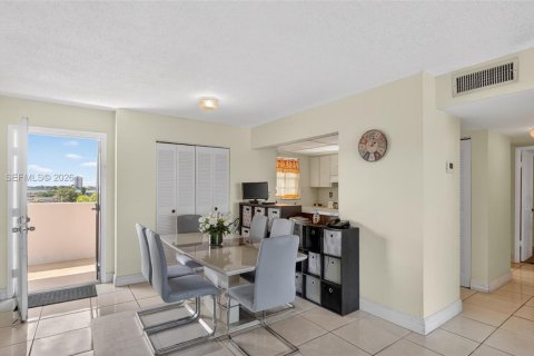 Condominio en venta en Miami, Florida, 2 dormitorios, 103.12 m2 № 2030464 - foto 4
