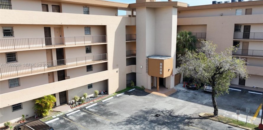 Condominio en Miami, Florida, 2 dormitorios № 2030464