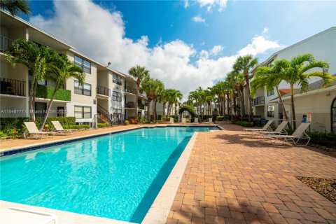 Condo in West Palm Beach, Florida, 1 bedroom  № 1857312 - photo 19