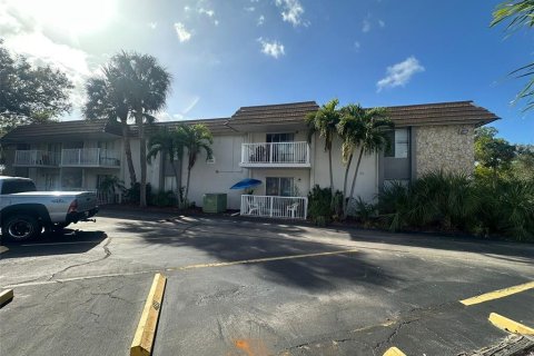 Condo in Fort Myers, Florida, 2 bedrooms  № 1580871 - photo 6