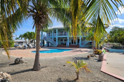 House in Tavernier, Florida 5 bedrooms, 325.07 sq.m. № 1944377 - photo 6
