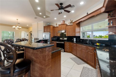 House in Tavernier, Florida 5 bedrooms, 325.07 sq.m. № 1944377 - photo 22