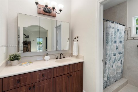 House in Tavernier, Florida 5 bedrooms, 325.07 sq.m. № 1944377 - photo 28