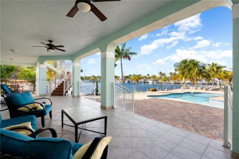 House in Tavernier, Florida 5 bedrooms, 325.07 sq.m. № 1944377 - photo 10