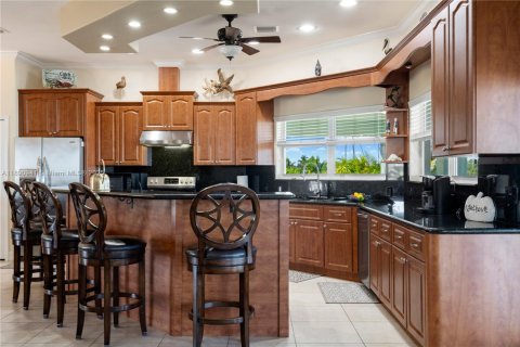 House in Tavernier, Florida 5 bedrooms, 325.07 sq.m. № 1944377 - photo 21